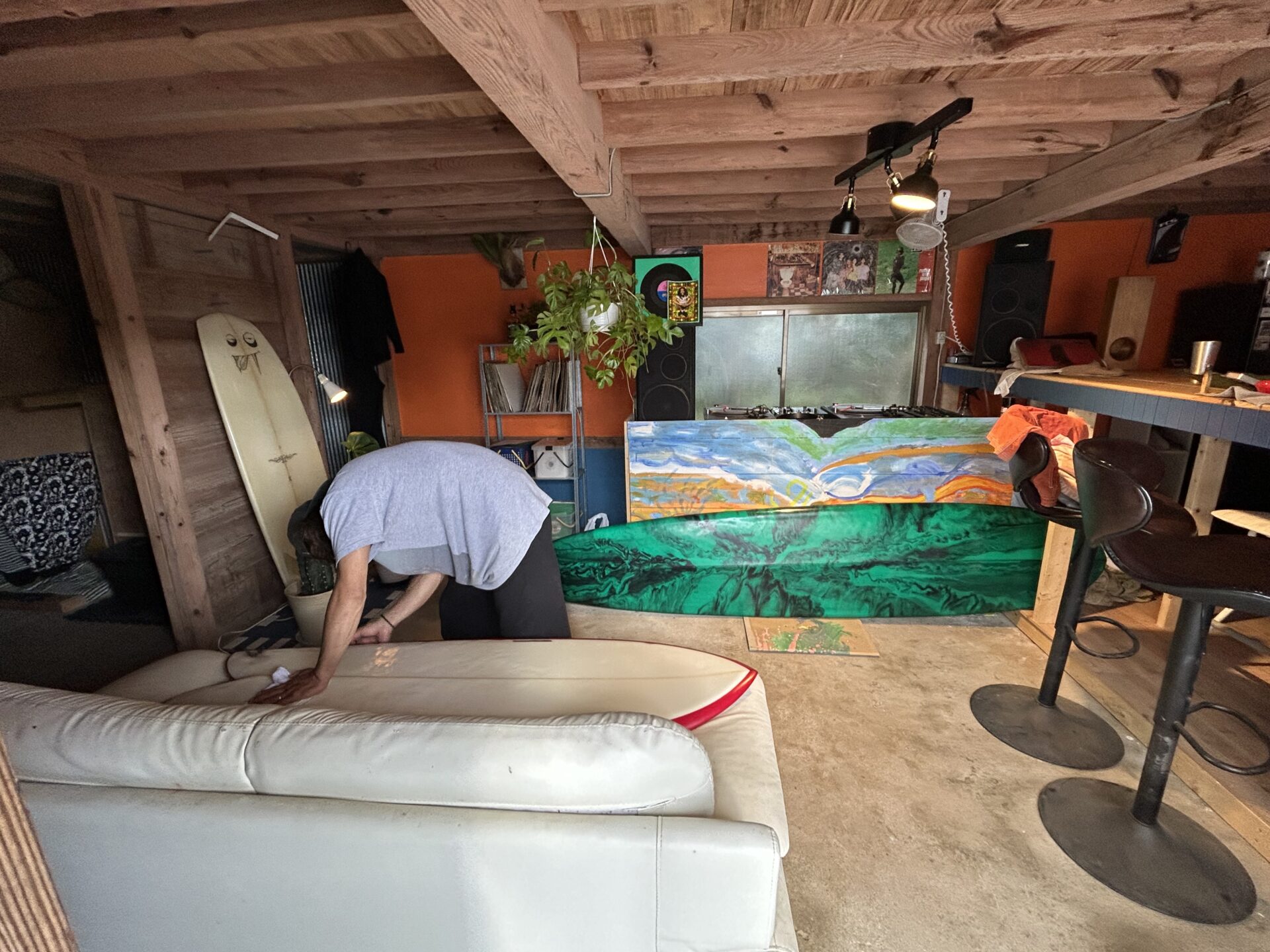 ダンスインストラクター：榎本 笑梨花 さん | サーフィンであさひ